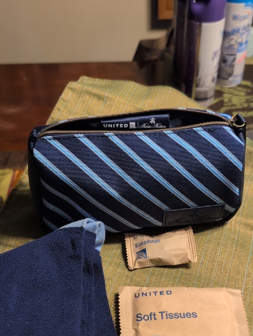 United Airlines Brooks Brothers Travel Case Navy Blue With Strips
